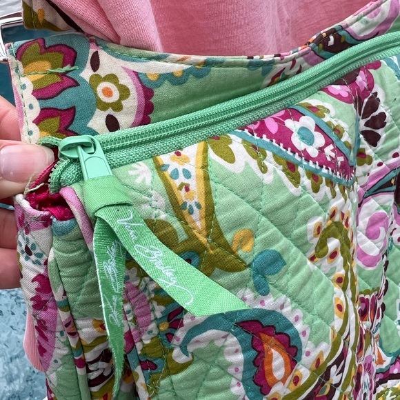 EUC—-Vera Bradley Tutti Frutti
Hipster Crossbody Shoulder
Bag - Picture 4 of 10